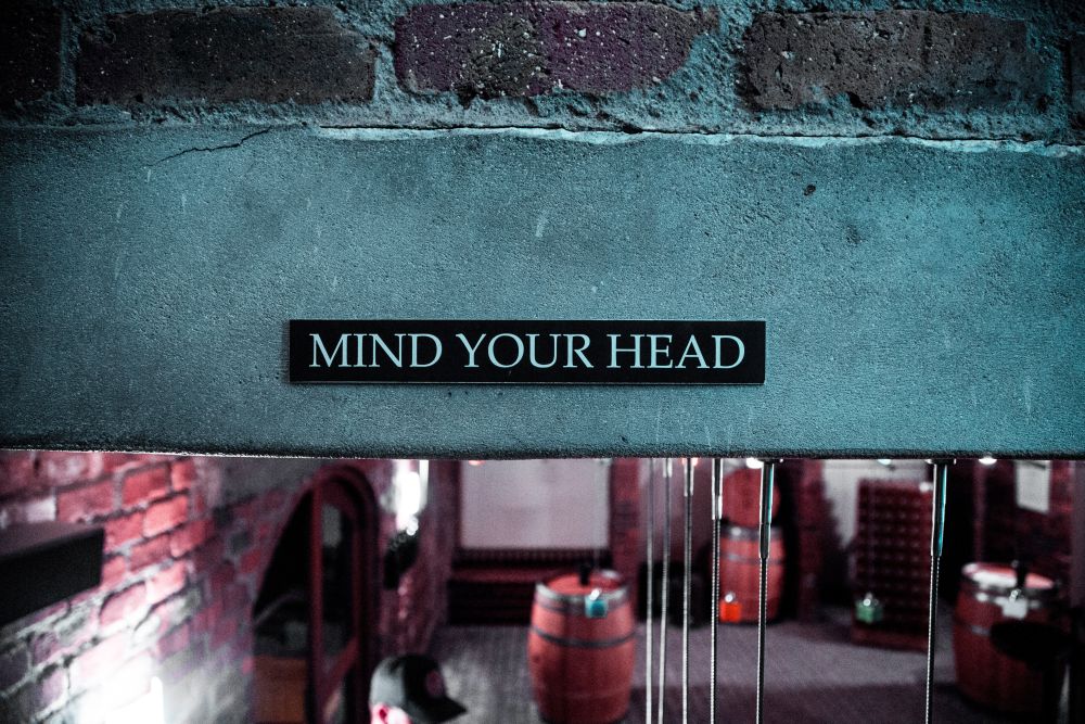 Mind your head signage 2440530